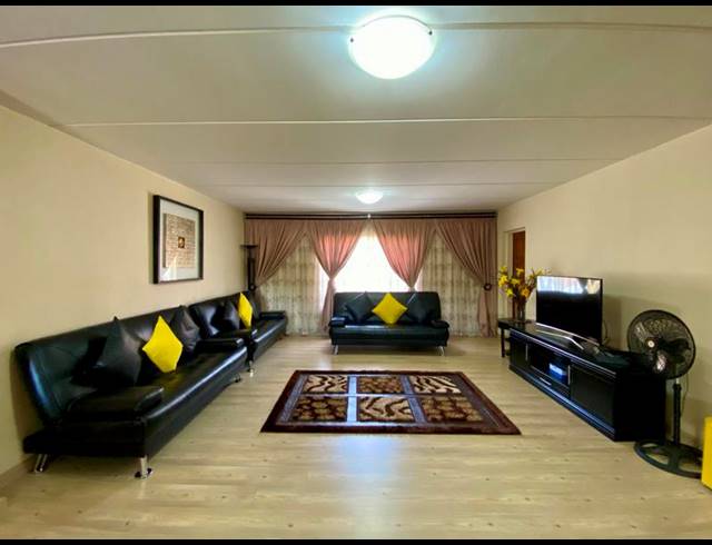 2 BEDROOM APARTMENT FOR SALE IN SUNDOWNER